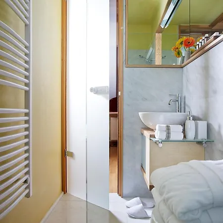 朵洛特优之屋酒店 *